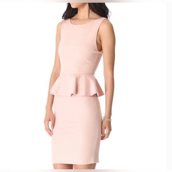 Alice + Olivia Dresses & Skirts - Alice and Olivia women sleeveless peplum Dress 👗 pale plum size WAS gently worn
